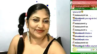 Indian Auntie Spread Asshole on Webcam